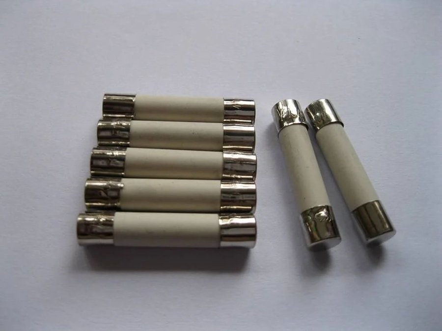 Fuse Power Boards - (dynatec part number -12568 )(ceramic coating) 10AX240VAC 5X20 MM